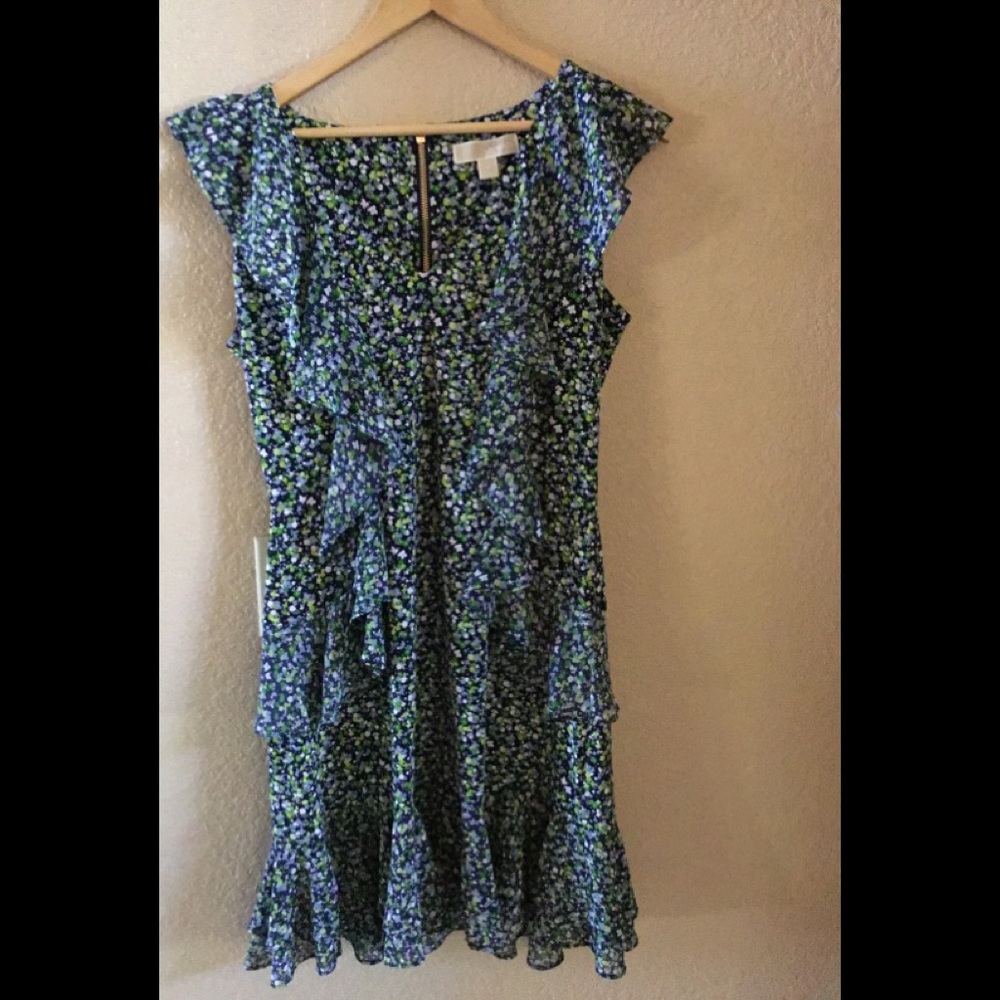 SLEEVELESS FLORAL DRESS